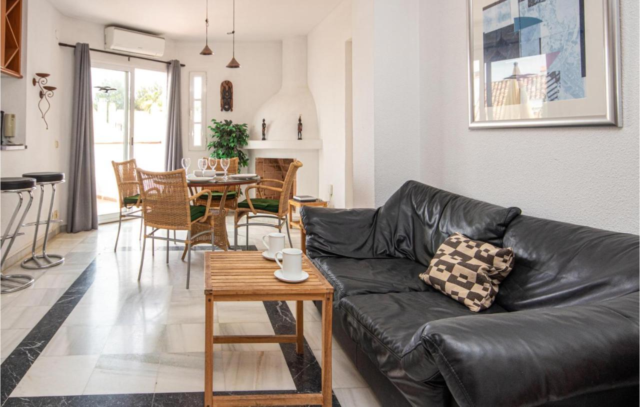 Nice Apartment In Mijas Costa With Kitchen Фуeнхирола Екстериор снимка