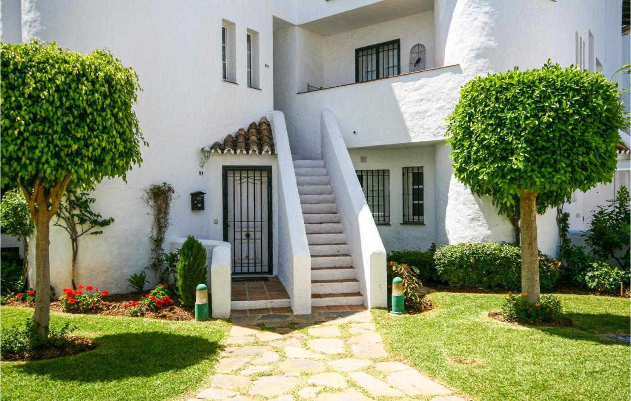 Nice Apartment In Mijas Costa With Kitchen Фуeнхирола Екстериор снимка
