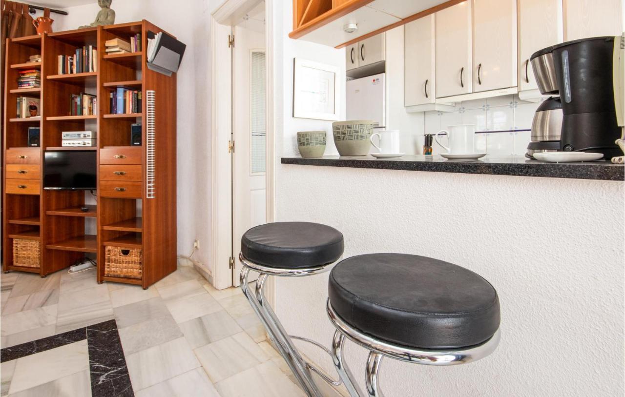 Nice Apartment In Mijas Costa With Kitchen Фуeнхирола Екстериор снимка