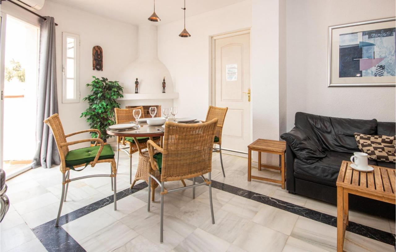 Nice Apartment In Mijas Costa With Kitchen Фуeнхирола Екстериор снимка