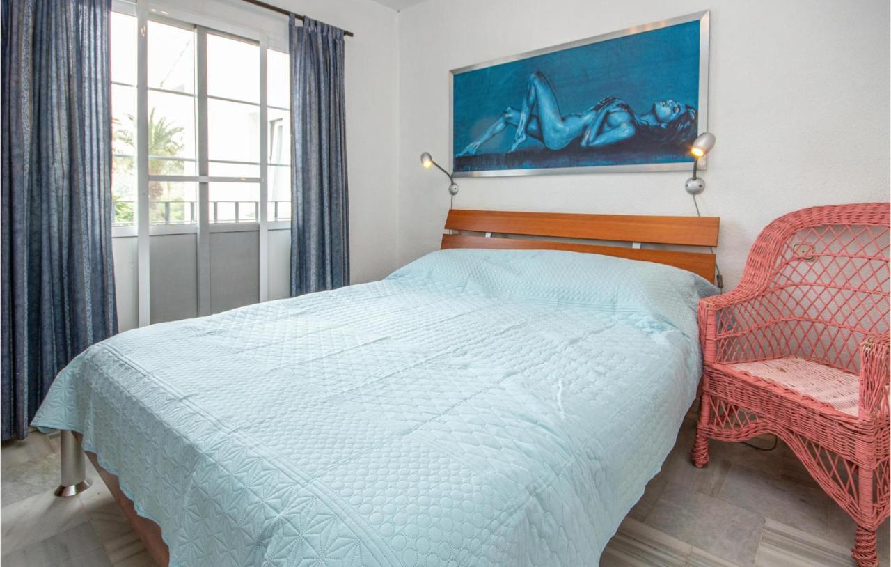 Nice Apartment In Mijas Costa With Kitchen Фуeнхирола Екстериор снимка